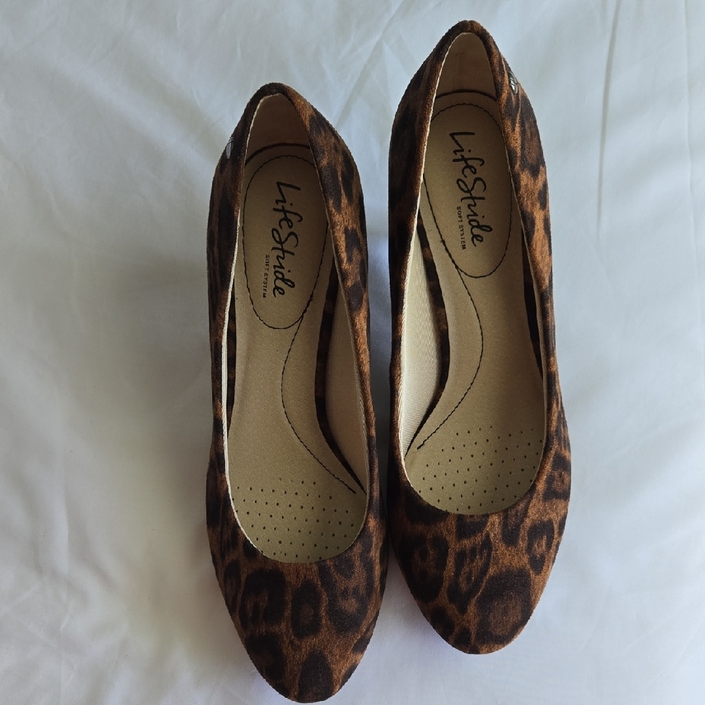 Life Stride Brown Heels Elegant and Versatile